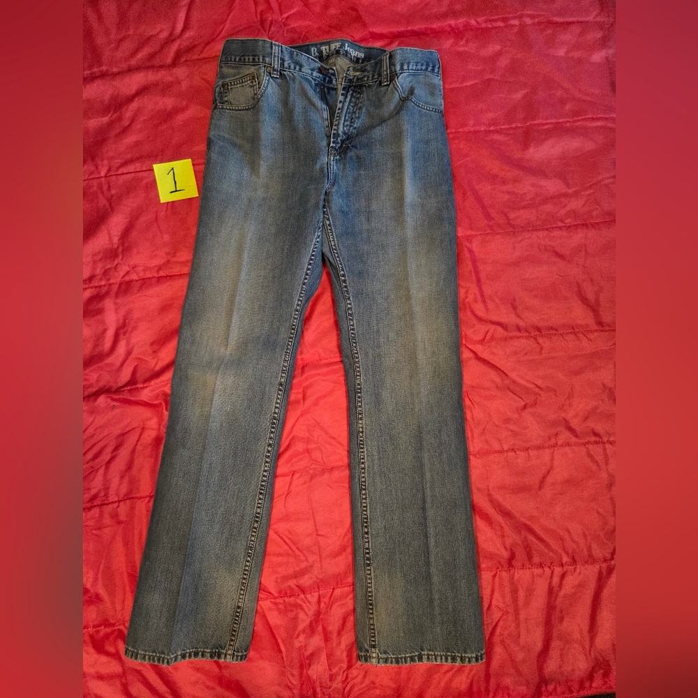 Men's Straight-Leg Jeans in Medium Blue Wash